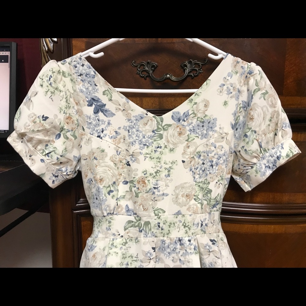 Women’s dress